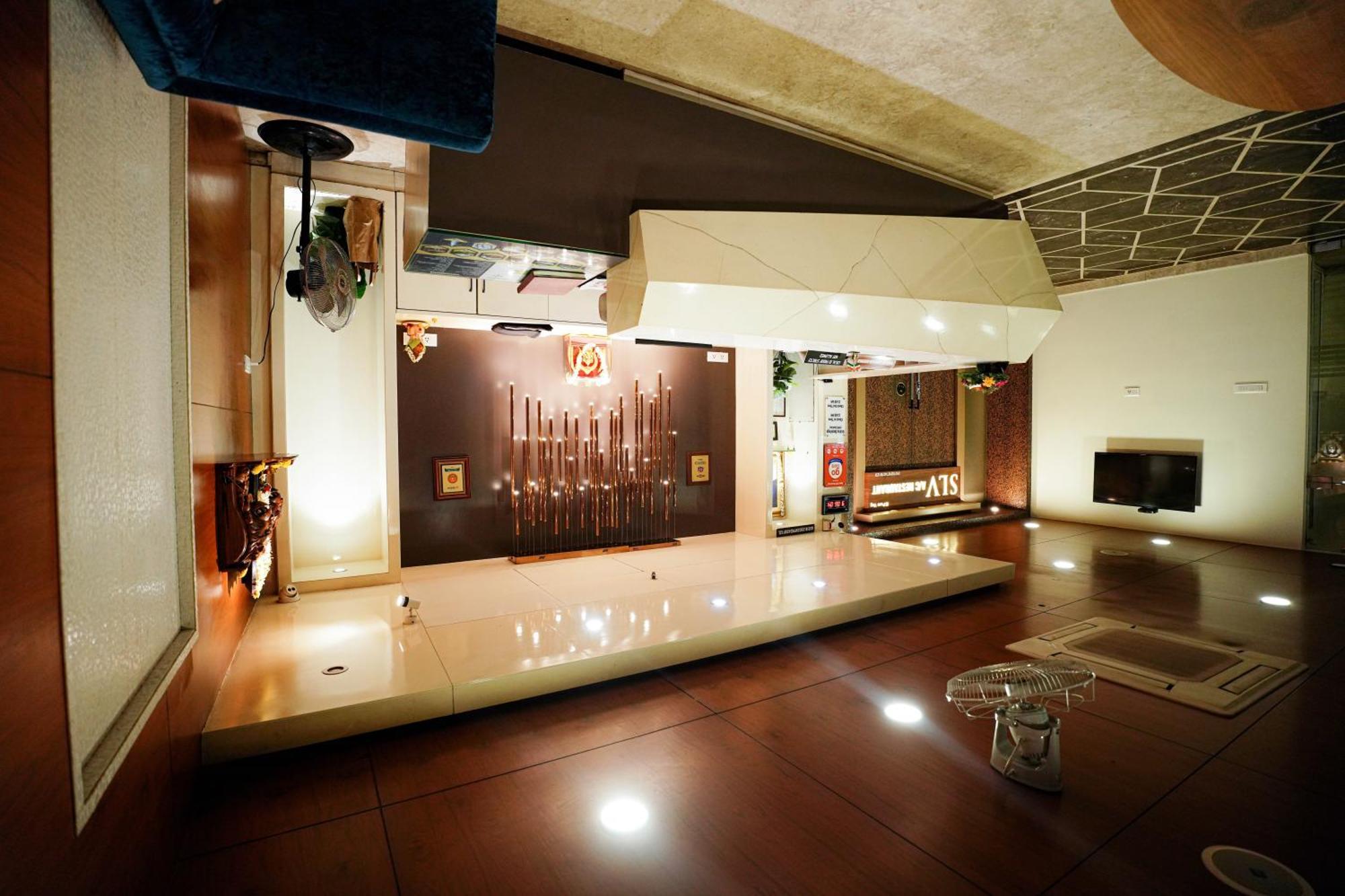 Cliff Embassy Banquet And Suites Shimoga Exteriér fotografie
