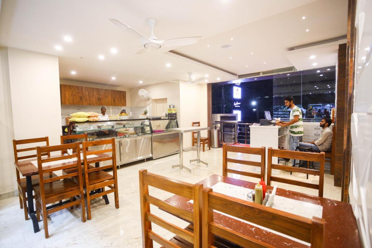 Cliff Embassy Banquet And Suites Shimoga Exteriér fotografie