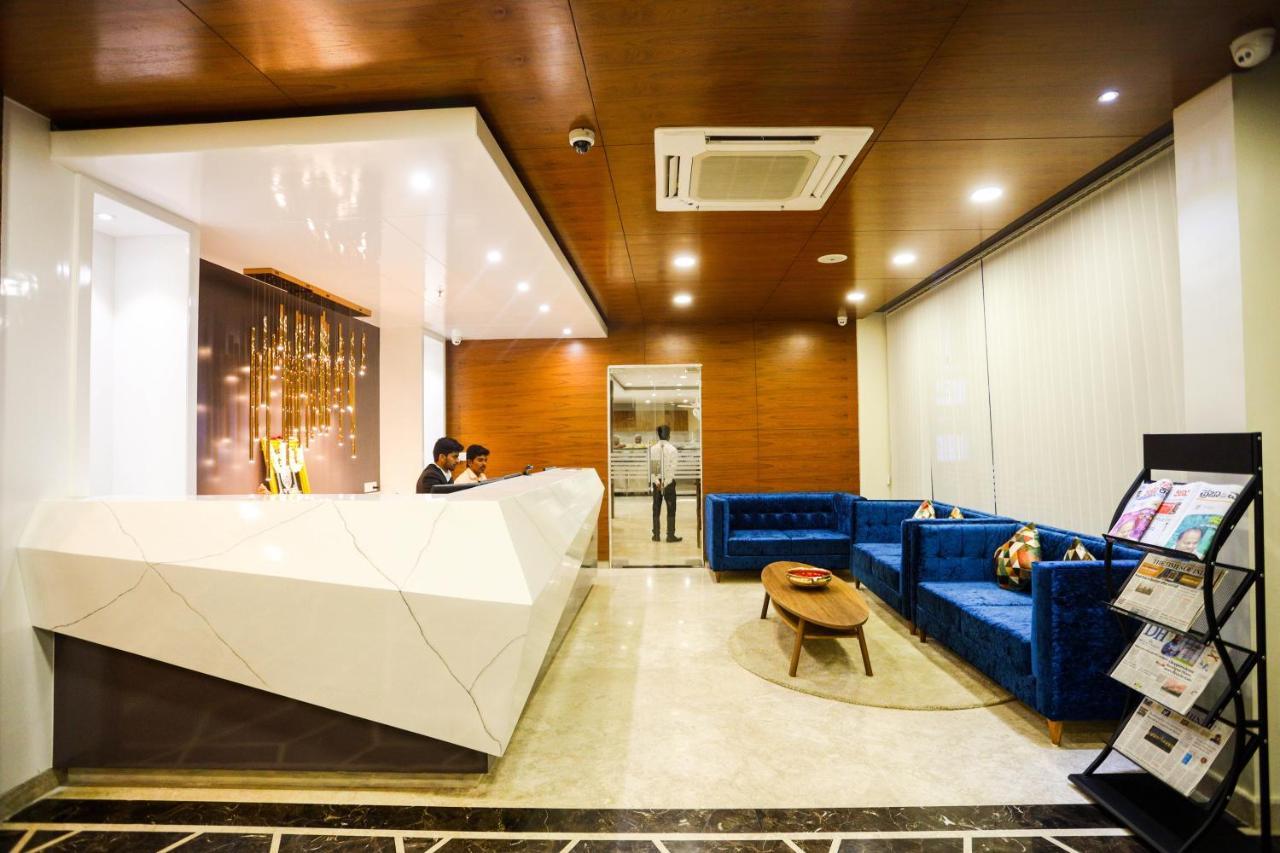 Cliff Embassy Banquet And Suites Shimoga Exteriér fotografie