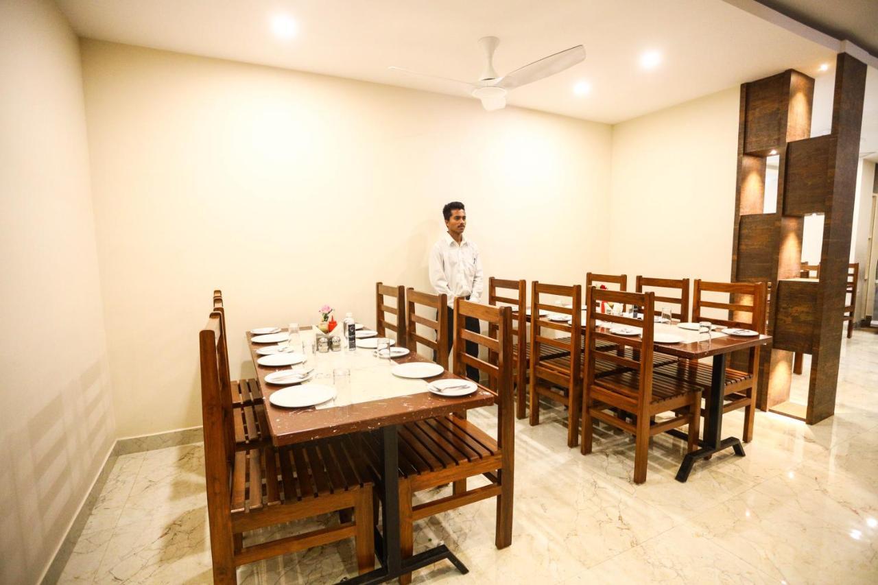 Cliff Embassy Banquet And Suites Shimoga Exteriér fotografie